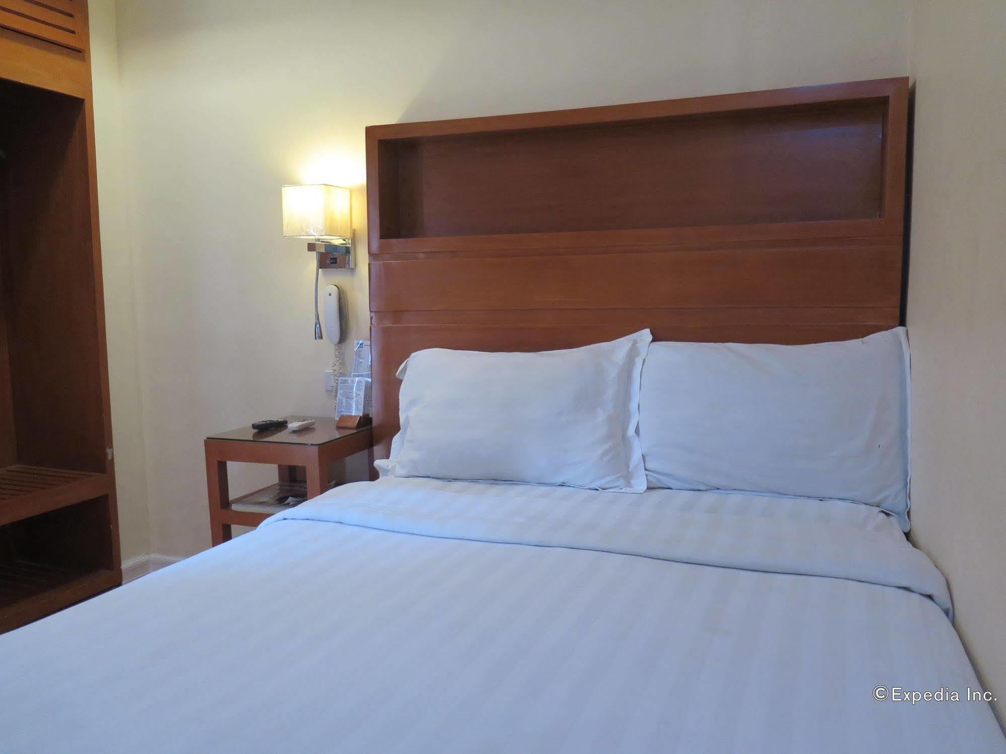 La Gloria Residence Inn Cebu Esterno foto