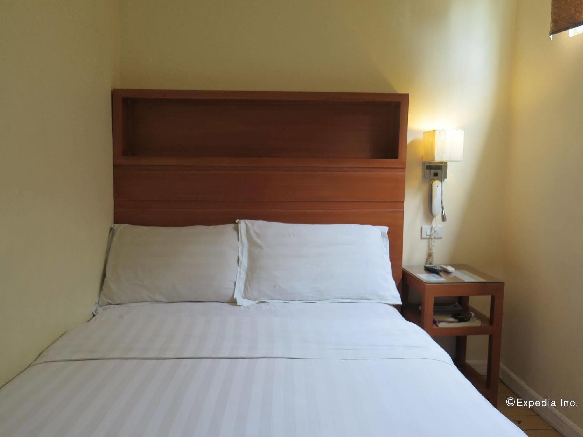 La Gloria Residence Inn Cebu Esterno foto