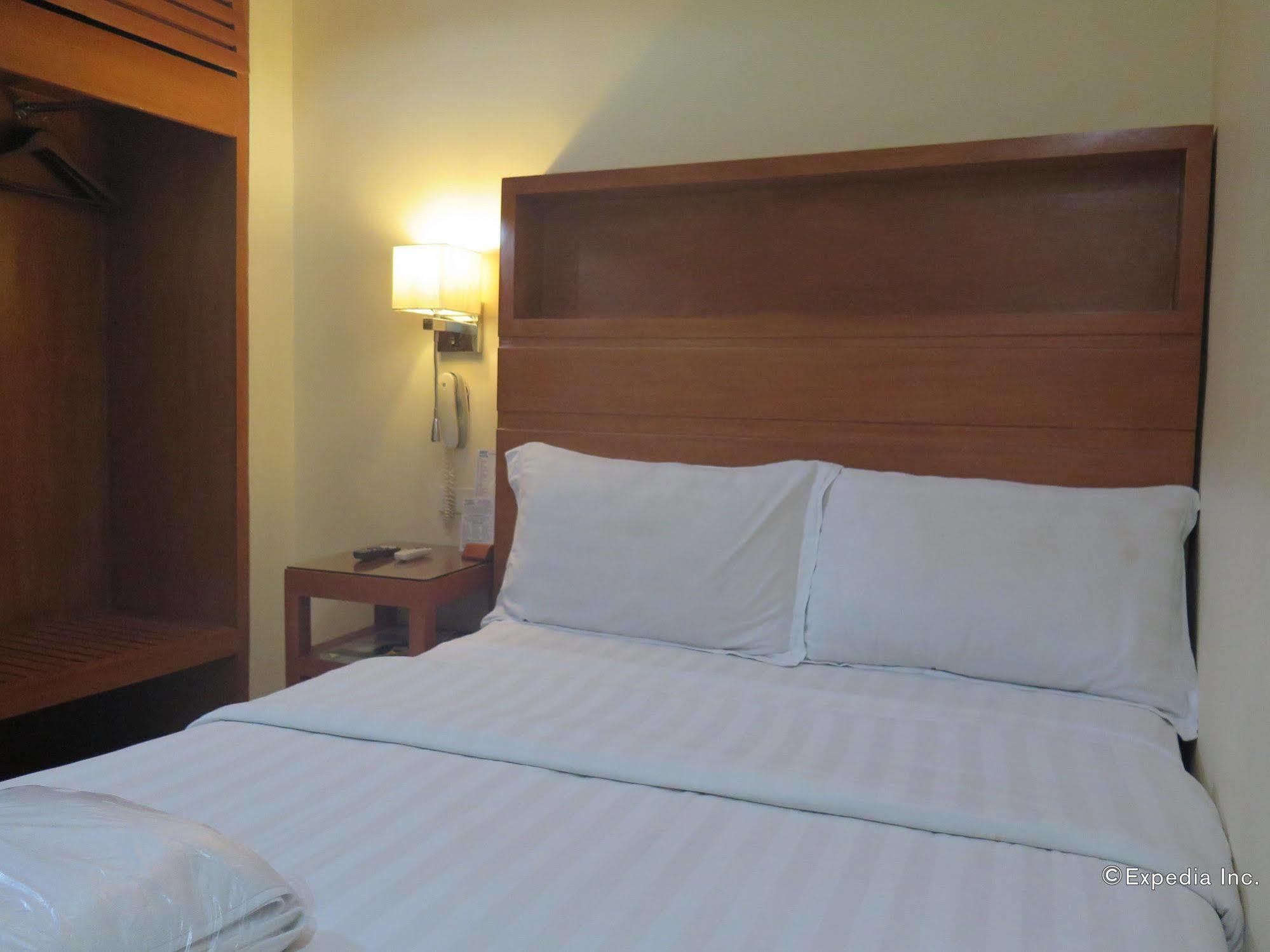 La Gloria Residence Inn Cebu Esterno foto