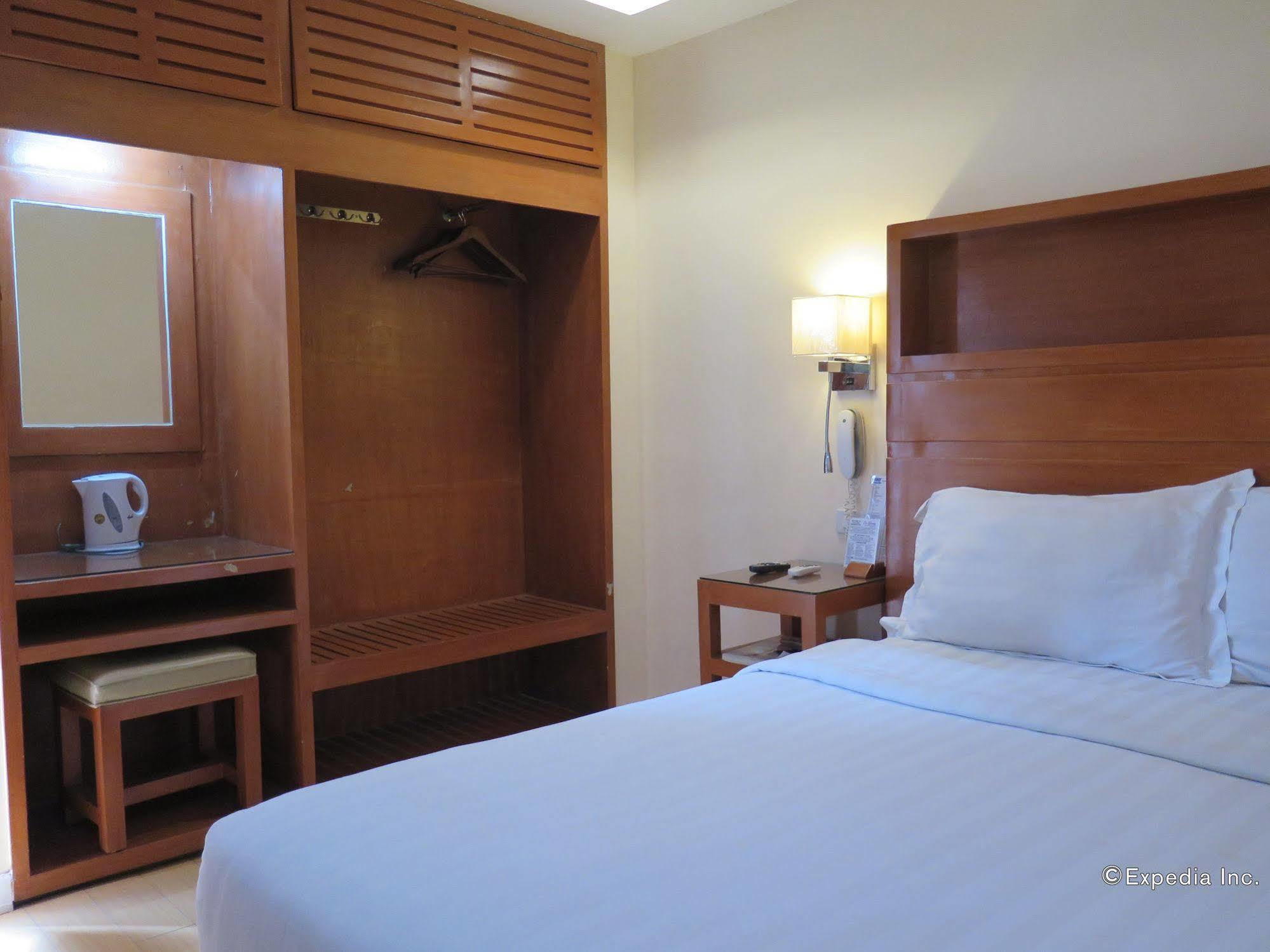 La Gloria Residence Inn Cebu Esterno foto
