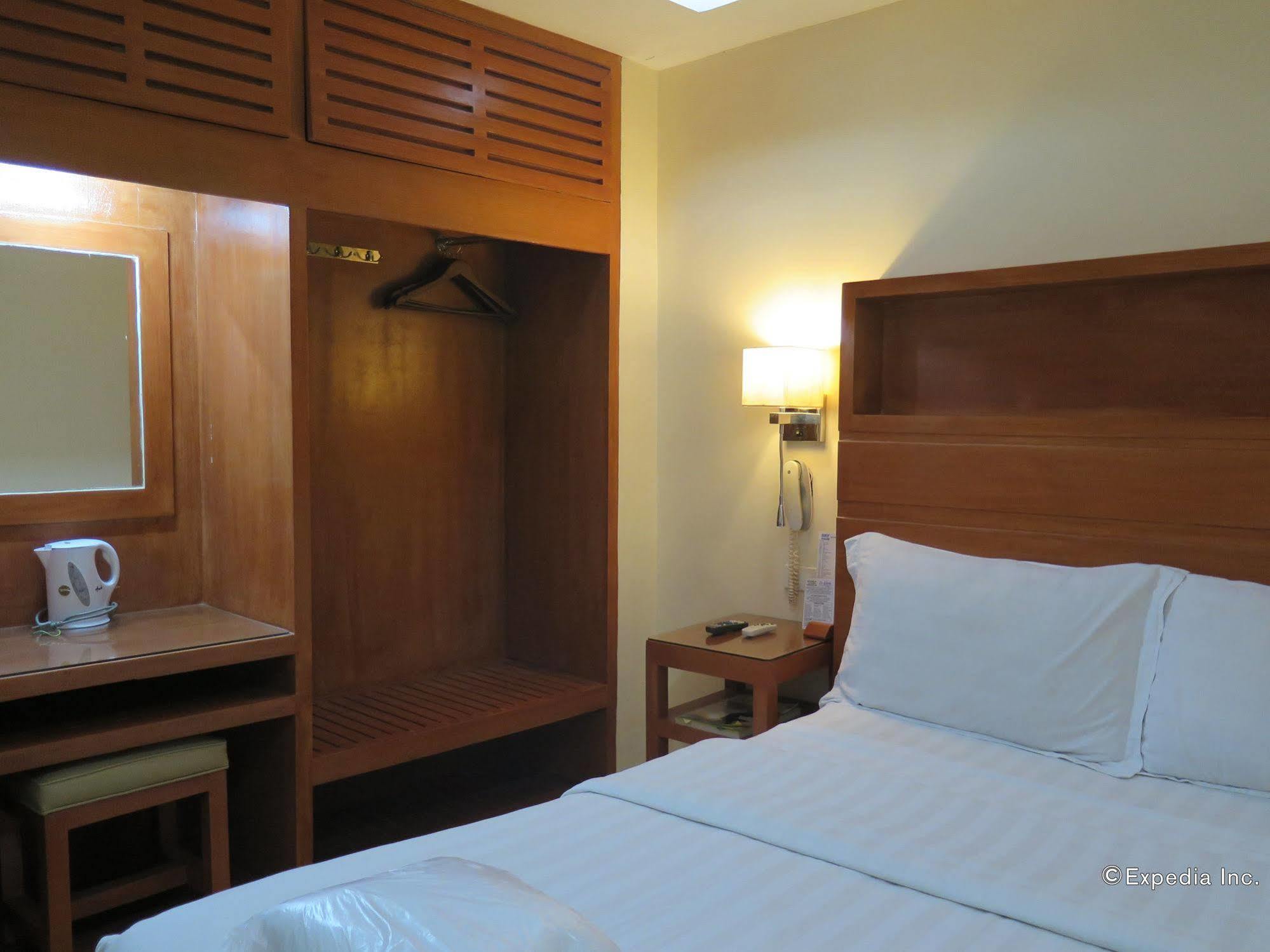 La Gloria Residence Inn Cebu Esterno foto